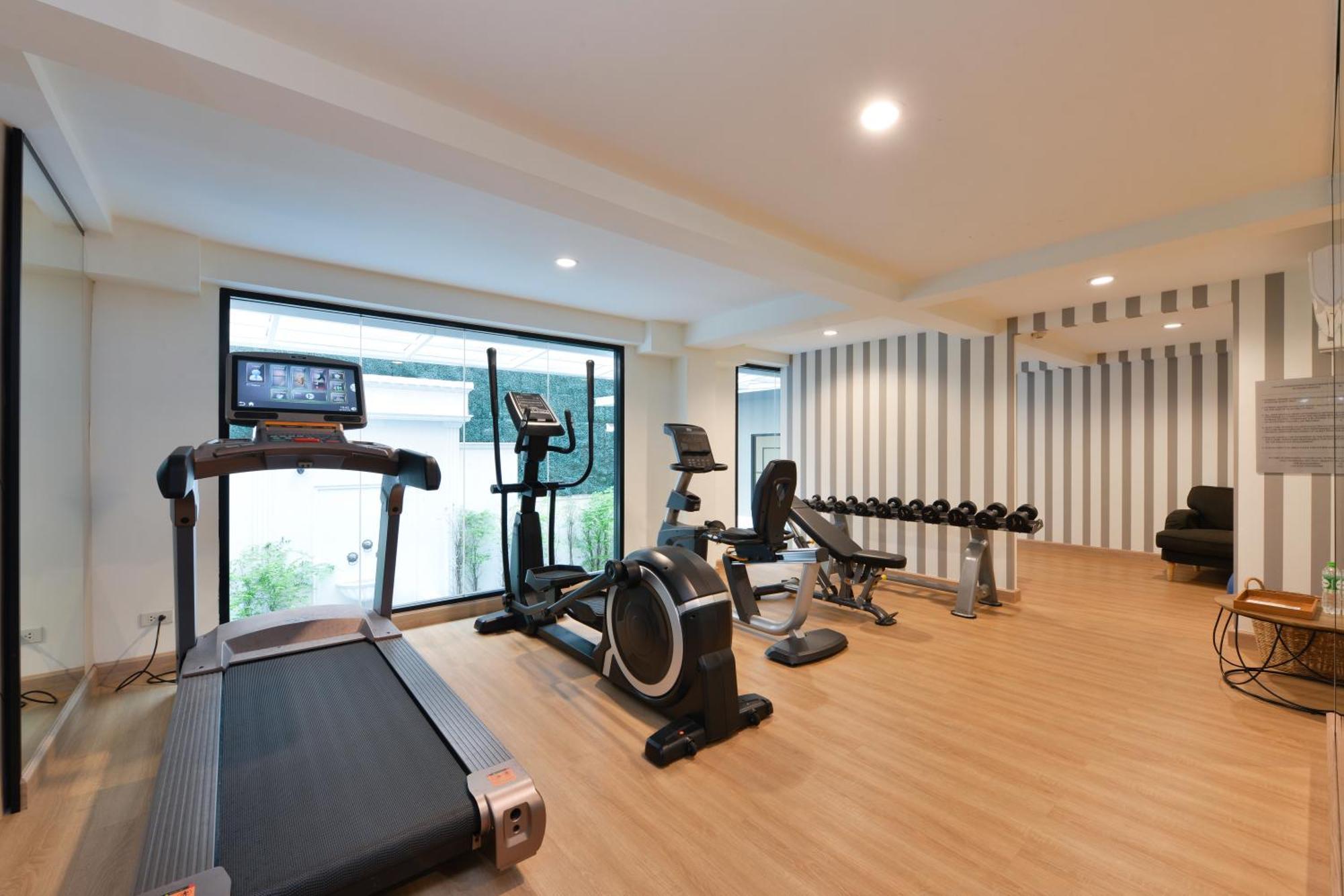 빌라 드 프라나콘 - 를레 앤 샤토 방콕 외부 사진 A gym at a hotel